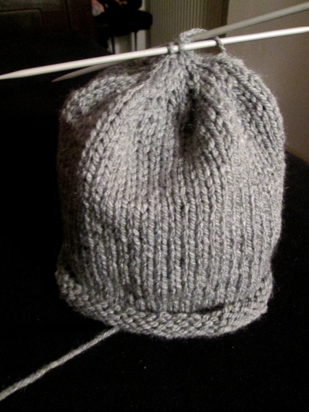 knitting a beanie